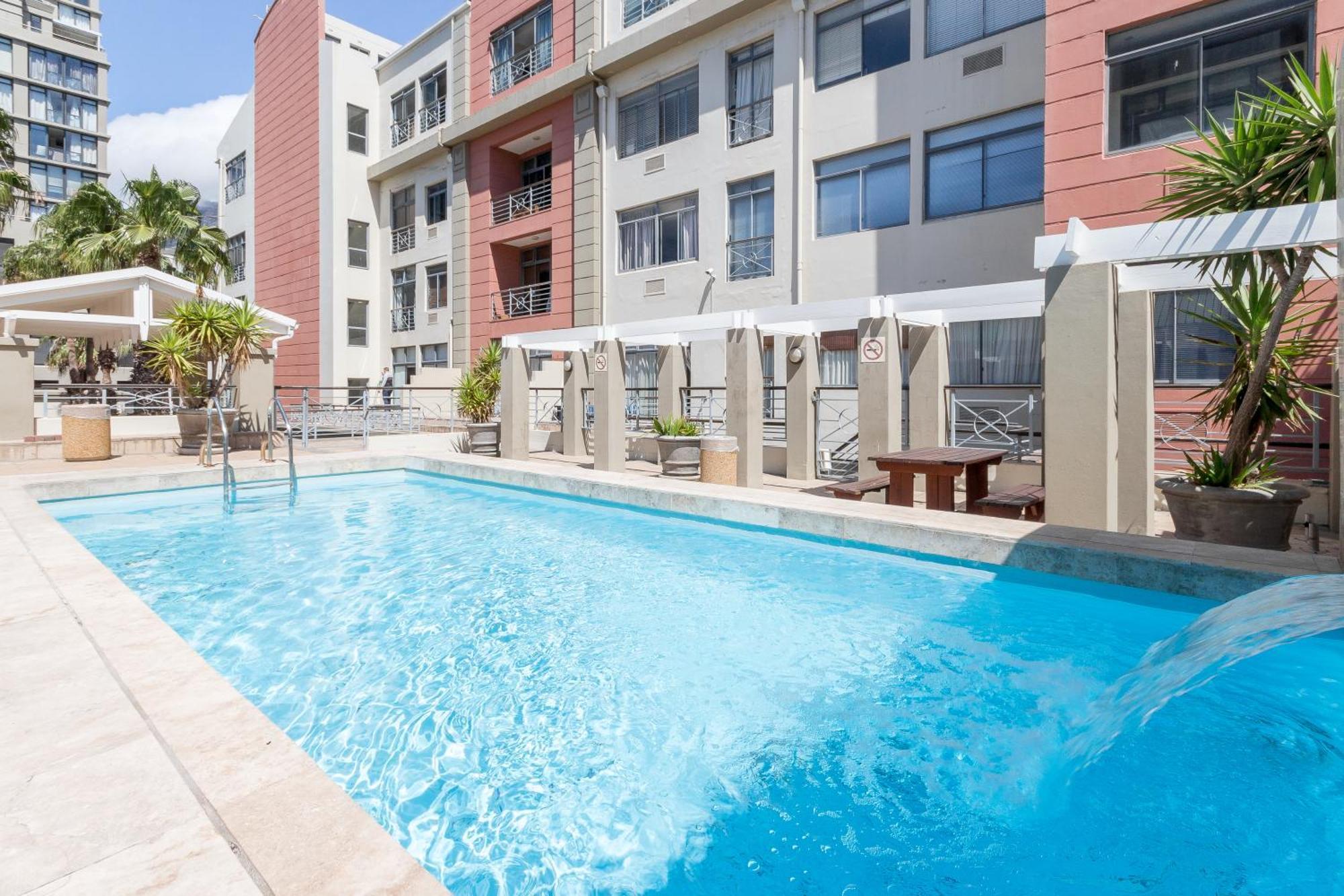 ケープタウンThe Square 135- Studio With Free Parking, Pool & Gym Accessアパートメント エクステリア 写真