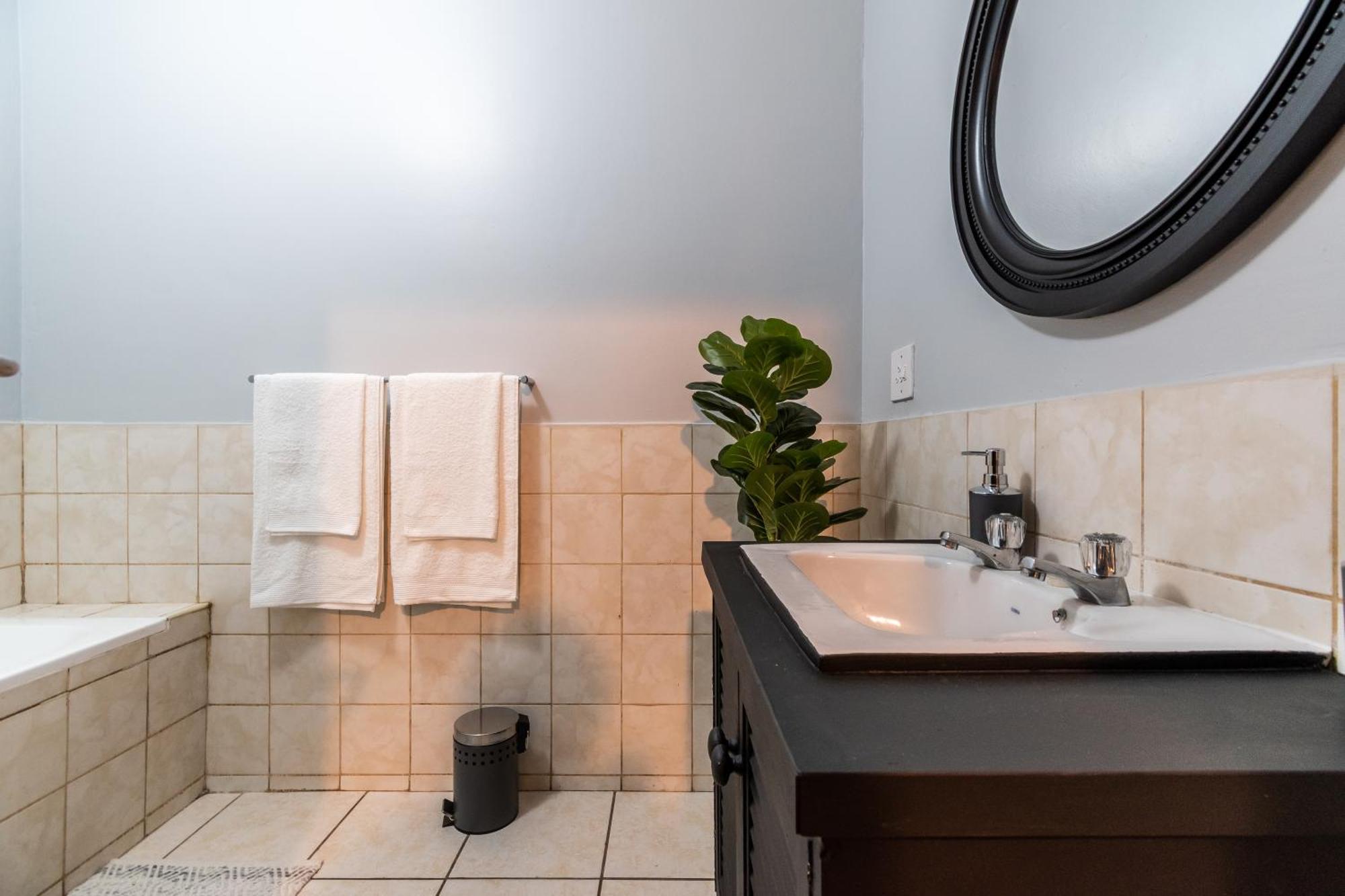 ケープタウンThe Square 135- Studio With Free Parking, Pool & Gym Accessアパートメント エクステリア 写真