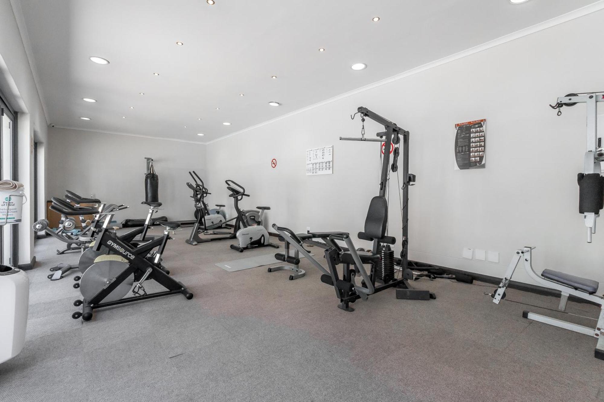 ケープタウンThe Square 135- Studio With Free Parking, Pool & Gym Accessアパートメント エクステリア 写真