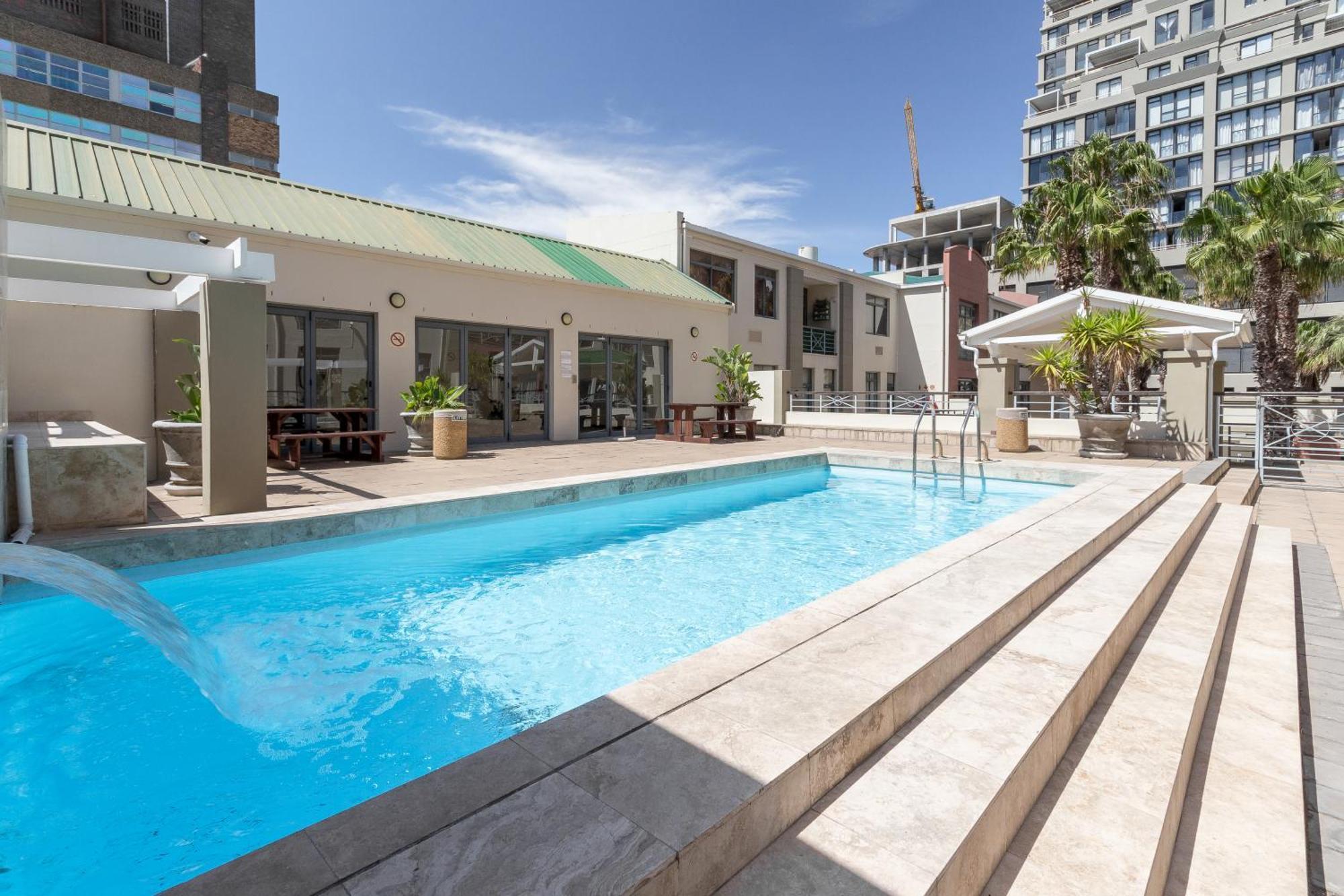 ケープタウンThe Square 135- Studio With Free Parking, Pool & Gym Accessアパートメント エクステリア 写真